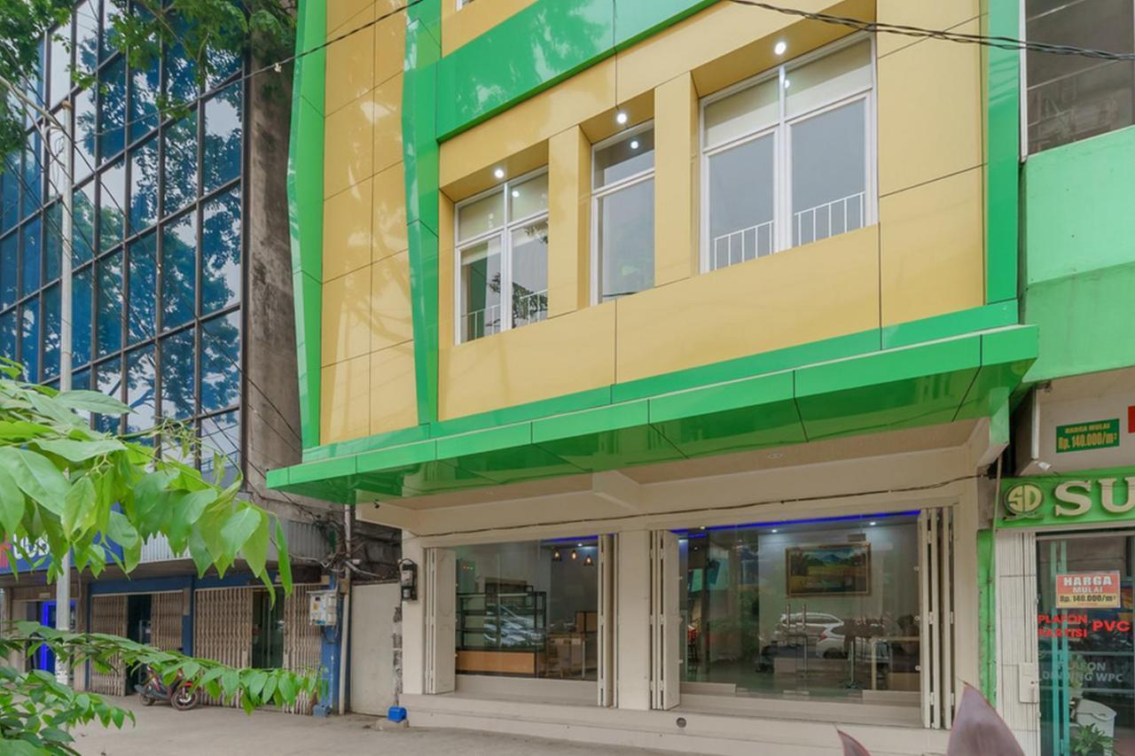 Reddoorz Plus Near Rs Rk Charitas 2 Palembang Exterior photo